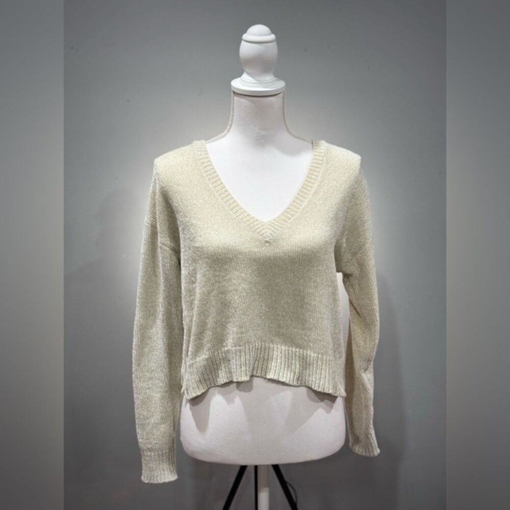 SALE! Cream Forever 21 Chenille Cropped V-Neck Sweater Size S EUC